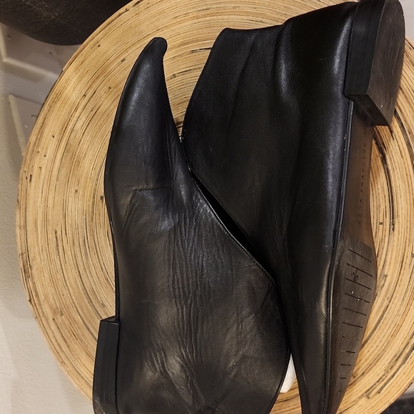 Zara Leather Black Ankle Boots With V Vamp Pointed Elf Boots EU 39 US 8.5 - Picture 5 of 9